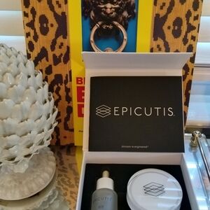 Epicutis Luxury Skincare set Serum/Hyvia creme